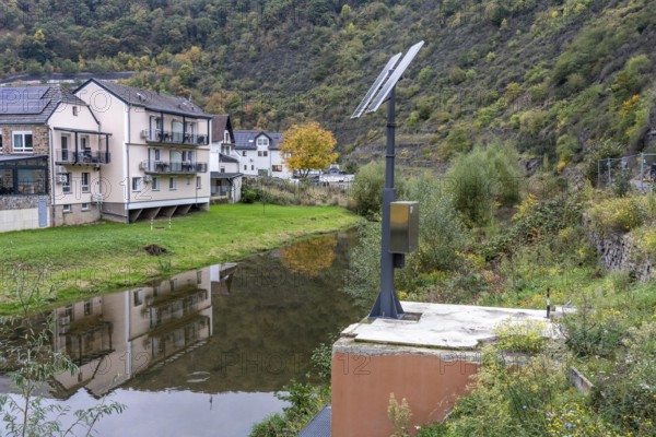 Reconstruction in the Ahr Valley, after the flood of July 2021, level measurement point on the river Ahr near Altenahr, measures the water level of the Ahr and transmits the data to the flood control center of Rhineland-Palatinate, they should warn of floods in good time, there are currently 41 measuring points in Rhineland-Palatinate