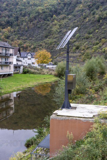 Reconstruction in the Ahr Valley, after the flood of July 2021, level measurement point on the river Ahr near Altenahr, measures the water level of the Ahr and transmits the data to the flood control center of Rhineland-Palatinate, they should warn of floods in good time, there are currently 41 measuring points in Rhineland-Palatinate