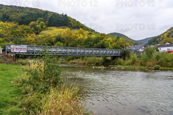 Temporary bridges across the Ahr, in the Ahr Valley, after the flood of July 2021, built by the Technical Relief Agency, THW built 19 vehicle bridges and 5 pedestrian bridges after the flood disaster, in places where the flood had destroyed the existing bridges, until today, 4 years later, they are still in operation, here in the wine town of Rech, Mittelahr region, Rhineland-Palatinate