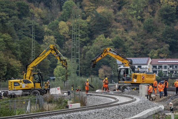 Reconstruction in the Ahr Valley, after the flood of July 2021, restoration of the railway infrastructure of the Ahr line, 29 km of tracks, 15 railway bridges, 7 were renovated, stations and stops renovated or renewed, 885 masts were built for the overhead line of the new electrification and 55 km of overhead lines were redrawn, here work on the railway bridge near Ahrbrück, Rhineland-Palatinate