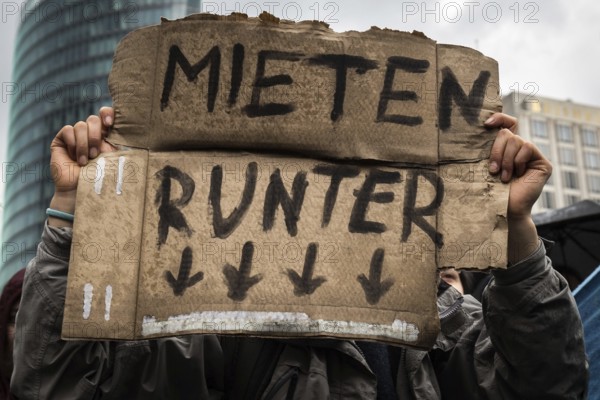 DEU Germany Germany Berlin Under the slogan 'Resisting rent madness', more than 13, 000 people demonstrated in downtown Berlin on Saturday. Their protests were directed against rent increases, gentrification and speculation