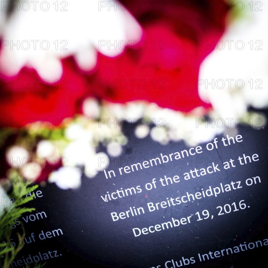DEU Germany Germany Berlin Improvised memorial at Breitscheidtpaltz for the victims of a terrorist attack on the Christmas market. The Moroccan Anis Amri drove a hijacked truck into the crowd. 11 people died, 55 were injured