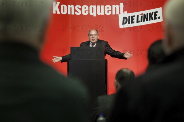 DEU Berlin Gregor Gysi during the Left Party Congress in Berlin-Lichtenberg. Germany Berlin, Gregor Gysi during the party convention of the leftwing party 'The Left' in Berlin