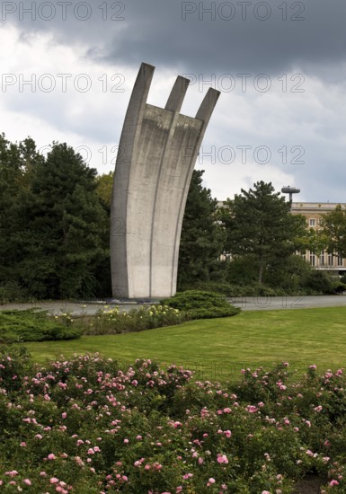 Berlin-Tempelhof airlift memorial based on plans by Eduard Ludwig, popularly known as Hunger Rake and Hunger Claw, Berlin, Germany