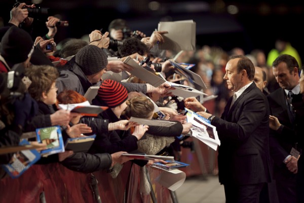 DEU, Germany, Berlin Kevin Spacey with fans in front of the opening ceremony at the Berlinale Palast Germany Berlin Kevin Spacey meets fans in front of the opening of the 61st Berlinale