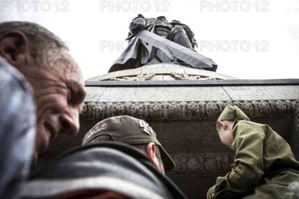 DEU Germany Germany Berlin Russian commemoration of the 70th anniversary of the end of the war at the Trewptow Memorial