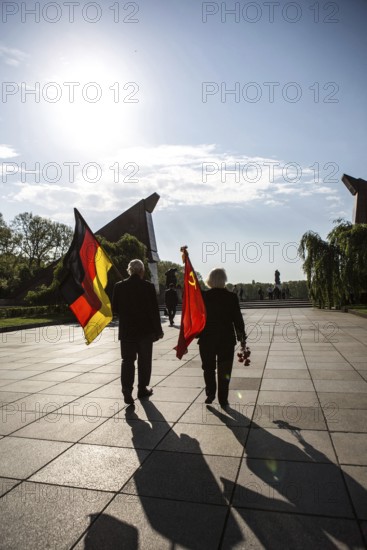 DEU Germany Germany Berlin Russian commemoration of the 70th anniversary of the end of the war at the Trewptow Memorial