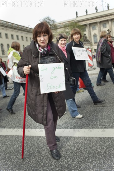 DEU Berlin teacher demonstration with GEW for relieving older colleagues Germany Berlin teacher protest for the cut of working hours of their elderly collegues