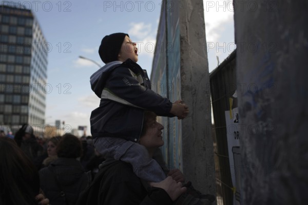 DEU Germany Berlin Demonstration in front of the East-Side Gallery Germany Berlin Demonstration in front of the East-Side Gallery