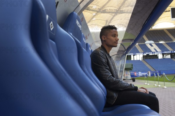 DEU Hamburg British soccer player Michael Mancienne looks into the HSV stadium, the Imtech Arena. Germany Hamburg British soccer player Michael Mancienne at the Hamburg Stadium