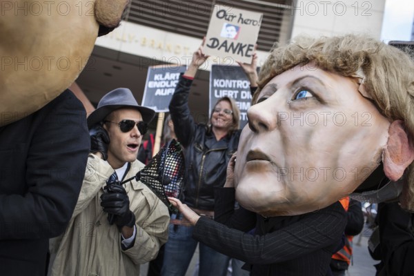 DEU Germany Germany Berlin protest action by Campact against NSA espionage in front of the SPD party headquarters