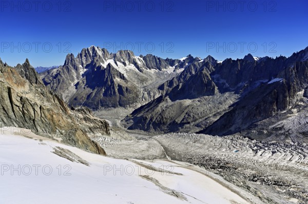 View from the Télécabine Panorama Mont-Blanc of the mountains Aiguille Vert, Les Droites, Les Courtes, in the foreground the Glacier du Géant, Chamonix-Mont-Blanc, Haute-Savoie, France