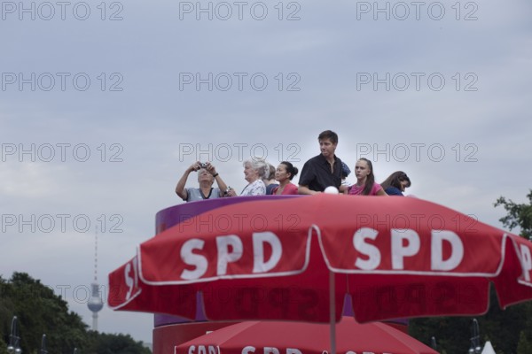 DEU, Germany, Berlin, 17.08.2013 SPD election campaign kick-off with top candidate Peer Steinbrück under the slogan “The We Decide” with a celebration of 150 years of the SPD in front of the upcoming general election with candidate Peer Steinrück