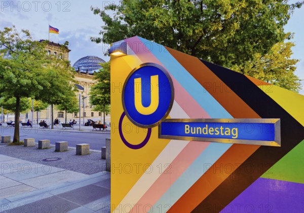 Entrance to Bundestag subway station with Reichstag in the background, government district, Berlin-Mitte, Berlin, Germany