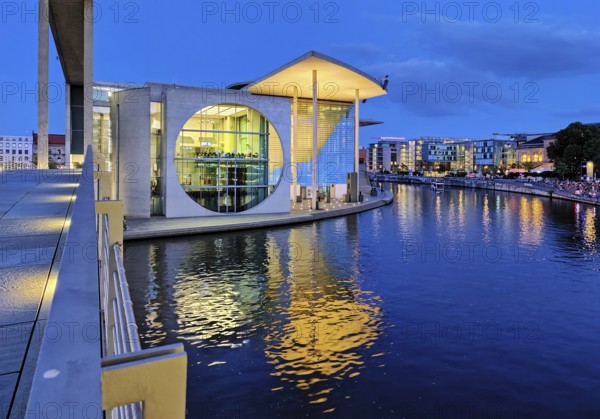 Marie-Elisabeth-Lüders-Haus with the river Spree in the evening, government district, Berlin-Mitte, Berlin, Germany
