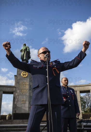 DEU Germany Germany Berlin Pro-Russian demonstration against NATO expansion in Ukraine and for Russian President Putin at the Memorial to the Fallen of the Second World War