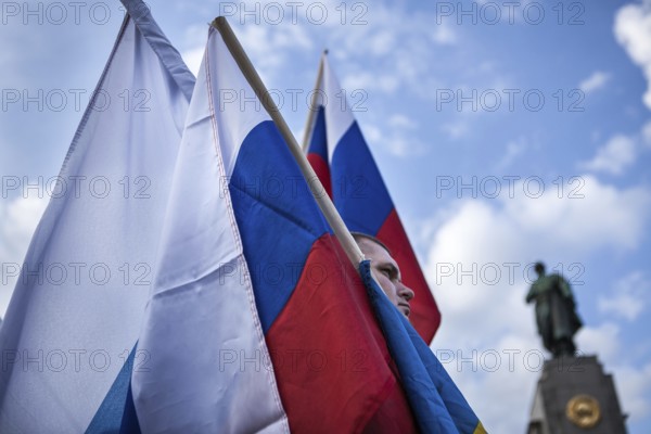 DEU Germany Germany Berlin Pro-Russian demonstration against NATO expansion in Ukraine and for Russian President Putin at the Memorial to the Fallen of the Second World War