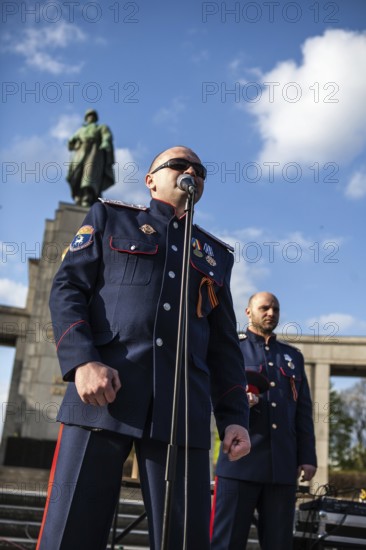 DEU Germany Germany Berlin Pro-Russian demonstration against NATO expansion in Ukraine and for Russian President Putin at the Memorial to the Fallen of the Second World War