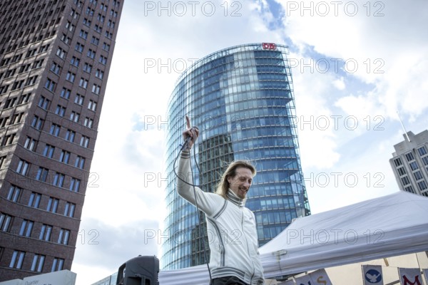 DEU Germany Germany Berlin The initiator of the Monday demonstration, Lars Mährholz, during a rally on Potsdamer Platz