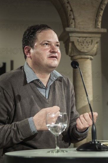 DEU Germany Germany Berlin The writer and translator Thomas Melle during his book presentation '3000 EURO' at the Literary Colloquium Berlin