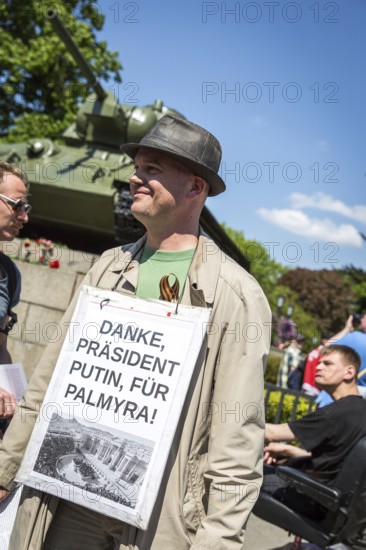 DEU Germany Germany Berlin Members of the Russian rocker group Nightwolves celebrated the 71st anniversary of the victory over Nazi Germany in Berlin. They laid wreaths at the Soviet War Memorial in Treptower Park and at the Soviet War Memorial near the Brandenburg Gate.Pro-Putin Ruse