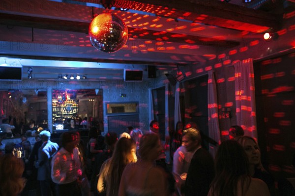 DEU Germany Germany Berlin Exclusive restaurant and club The Grand in Berlin Mitte. Dance floor in the club area
