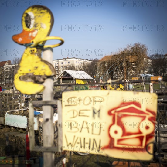 DEU Germany Germany Berlin Scenes of raised bed gardens on the site of the former Tempelhof airport