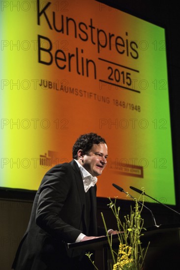 DEU Germany Germany Berlin Award of the Berlin Art Prize at the Academy of Arts. Art Prize for Literature for Thomas Melle awarded by OB Michael Müller and AdK President Klaus.Stäck. Melle wrote the book '3000 euro'