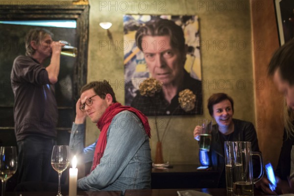 DEU Germany Germany Berlin David Bowie birthday party at 'Das neue Ufer' with karaoke songs and colorful guests
