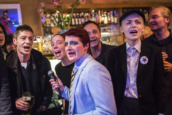 DEU Germany Germany Berlin David Bowie birthday party at 'Das neue Ufer' with karaoke songs and colorful guests