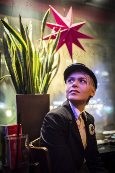 DEU Germany Germany Berlin David Bowie birthday party at 'Das neue Ufer' with karaoke songs and colorful guests