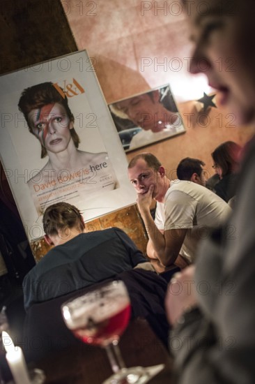 DEU Germany Germany Berlin David Bowie birthday party at 'Das neue Ufer' with karaoke songs and colorful guests