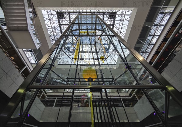 Europa-Center, thirteen meter high water clock with the title Clock of Flowing Time by Bernard Gitton, Charlottenburg, Berlin, Germany