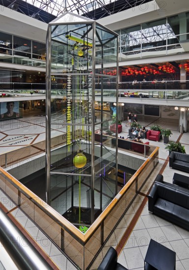 Europa-Center, shopping center, western courtyard with Bernard Gitton's flowing time clock, Charlottenburg, Berlin, Germany