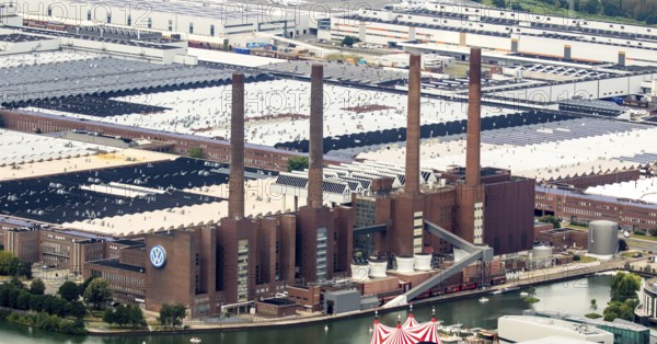 Volkswagen plant Wolfsburg with cogeneration plant VW Südstraße, Lower Saxony, Germany, Europe, aerial photo, birds-eyes view, aerial photography, aerial photography, overview, bird's eye view, Wolfsburg, Volkswagen, test track, exhaust gas scandal, software manipulation