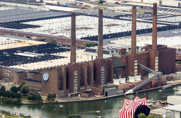 Volkswagen plant Wolfsburg with cogeneration plant VW Südstraße, Lower Saxony, Germany, Europe, aerial photo, birds-eyes view, aerial photography, aerial photography, overview, bird's eye view, Wolfsburg, Volkswagen, test track, exhaust gas scandal, software manipulation