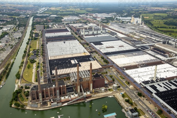 Volkswagen plant Wolfsburg with cogeneration plant VW Südstraße, Lower Saxony, Germany, Europe, aerial photo, birds-eyes view, aerial photography, aerial photography, overview, bird's eye view, Wolfsburg, Volkswagen, test track, exhaust gas scandal, software manipulation