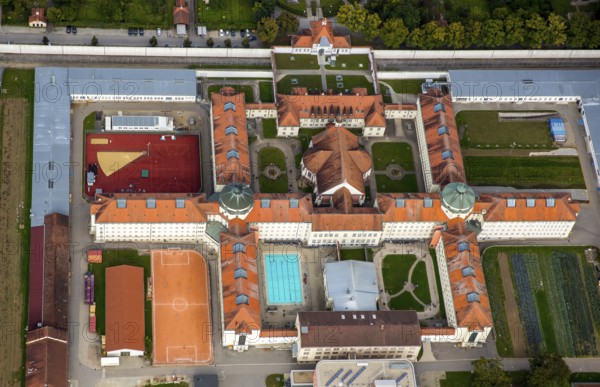JVA Straubing Justzvollzug Bayern, prison Straubing with inner courtyard and swimming pool, Straubing, East Bavaria, Bavaria, Germany, Europe, aerial photo, birds-eyes view, aerial photography, aerial photography, overview, overview, bird's eye view