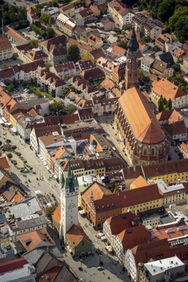 Basilica St. Jakob, gothic hall church, city tower at Theresienplatz, Straubing, East Bavaria, Bavaria, Germany, Europe, aerial view, birds-eyes view, aerial photography, aerial photography, overview, bird's eye view