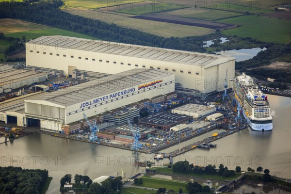 Papenburge Emshafen with Jos.L. Meyerwerft with the cruise ship Quantum of the seas, RoyalCaribbean Papenburg, Emsland, Lower Saxony, Germany, Westoverledingen, Europe, aerial photo, birds-eyes view, aerial photography, aerial photography, overview, overview, bird's eye view