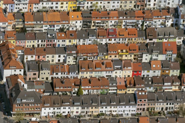 Rows of houses in the Findorff district, rented flats, multi-storey flats, red tiled roofs, attic flats, aerial view, aerial photographs of Bremen, Bremen, Germany, Europe, birds-eyes view, aerial photography, aerial photography, overview, bird's eye view