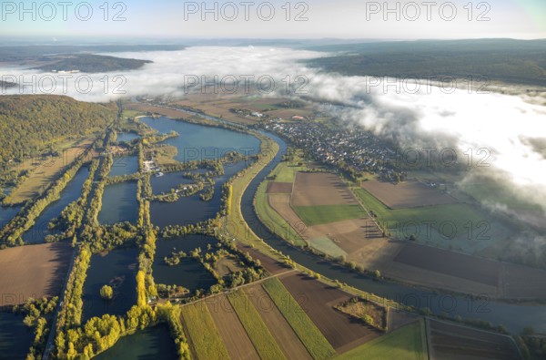 Aerial view, leisure centre Höxter-Godelheim, Godelheimer Straße, am Ziegenberg, district of Goslar, Lower Saxony, Germany, Europe, Boffzen, DEU, birds-eyes view, aerial view, aerial photography, aerial photography, overview, overview, bird's eye view, fields, meadows, tree, trees, forest, forestry, river, stream, lakes, ponds, bathing lake, bathing, culture, cycling, cycling, Weser cycle path, Weser, sports facilities, playgrounds, sandy beach, island, shore