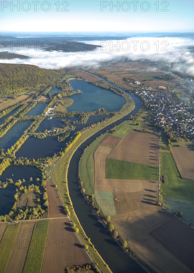 Aerial view, leisure centre Höxter-Godelheim, Godelheimer Straße, am Ziegenberg, district of Goslar, Lower Saxony, Germany, Europe, Boffzen, DEU, birds-eyes view, aerial view, aerial photography, aerial photography, overview, overview, bird's eye view, fields, meadows, tree, trees, forest, forestry, river, stream, lakes, ponds, bathing lake, bathing, culture, cycling, cycling, Weser cycle path, Weser, sports facilities, playgrounds, sandy beach, island, shore