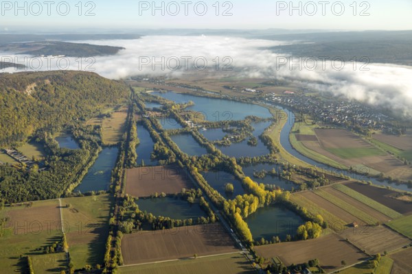 Aerial view, leisure centre Höxter-Godelheim, Godelheimer Straße, am Ziegenberg, district of Goslar, Lower Saxony, Germany, Europe, Boffzen, DEU, birds-eyes view, aerial view, aerial photography, aerial photography, overview, overview, bird's eye view, fields, meadows, tree, trees, forest, forestry, river, stream, lakes, ponds, bathing lake, bathing, culture, cycling, cycling, Weser cycle path, Weser, sports facilities, playgrounds, sandy beach, island, shore