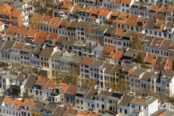 Rows of houses in the Findorff district, rented flats, multi-storey flats, red tiled roofs, attic flats, aerial view, aerial photographs of Bremen, Bremen, Germany, Europe, birds-eyes view, aerial photography, aerial photography, overview, bird's eye view