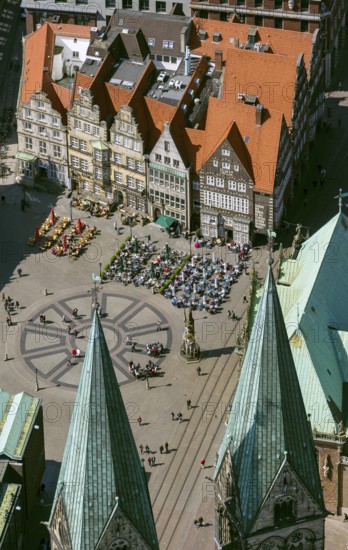 Hanseatic cross in front of the Bremen Roland on the market square of Bremen in front of the town hall and gabled houses, city centre of Bremen, city, aerial view, aerial photography of Bremen, Bremen, Germany, Europe, birds-eyes view, aerial photography, aerial photography, overview, bird's eye view
