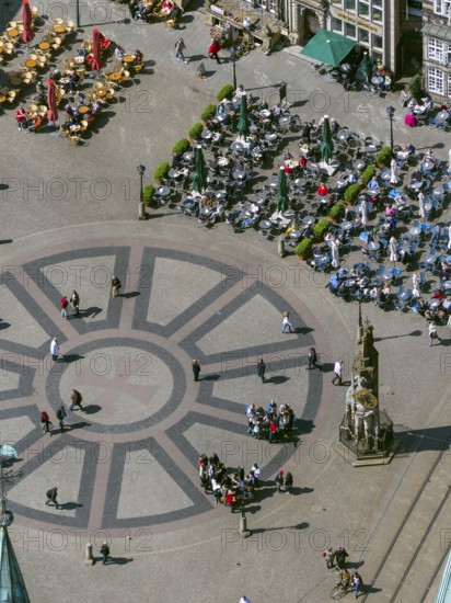 Hanseatic cross in front of the Bremen Roland on the market square of Bremen in front of the town hall and gabled houses, city centre of Bremen, city, aerial view, aerial photography of Bremen, Bremen, Germany, Europe, birds-eyes view, aerial photography, aerial photography, overview, bird's eye view