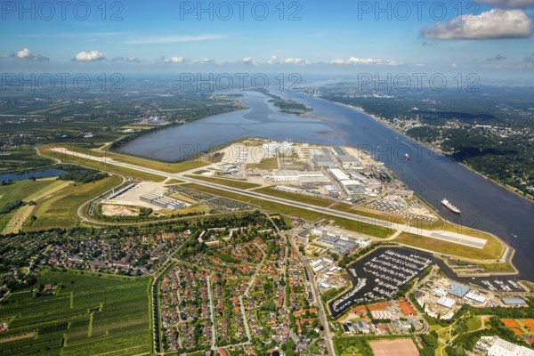 Finkenwerder Airport, runway and factory halls of Airbus Airport, Finkenwerder Airport, Hamburg, Free and Hanseatic City of Hamburg, Germany, Europe, aerial view, birds-eyes view, aerial photograph, aerial photography, aerial photography, overview, bird's eye view