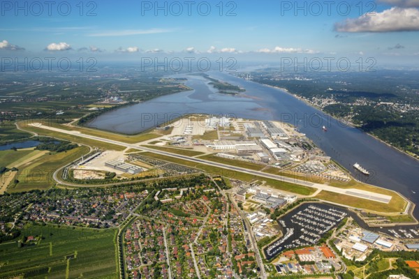 Finkenwerder Airport, runway and factory halls of Airbus Airport, Finkenwerder Airport, Hamburg, Free and Hanseatic City of Hamburg, Germany, Europe, aerial view, birds-eyes view, aerial photograph, aerial photography, aerial photography, overview, bird's eye view