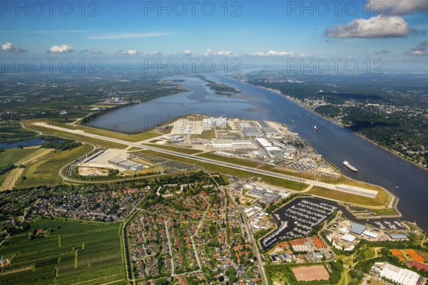 Finkenwerder Airport, runway and factory halls of Airbus Airport, Finkenwerder Airport, Hamburg, Free and Hanseatic City of Hamburg, Germany, Europe, aerial view, birds-eyes view, aerial photograph, aerial photography, aerial photography, overview, bird's eye view